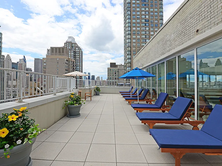 220 E 65th St #9N — Photo 4