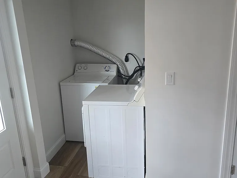 530 Jane St #2 — Photo 5