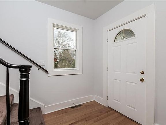 5th image of 2584 Torrey Ave