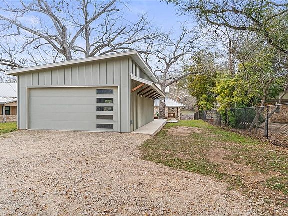 5th image of 2400 Flite Acres Rd