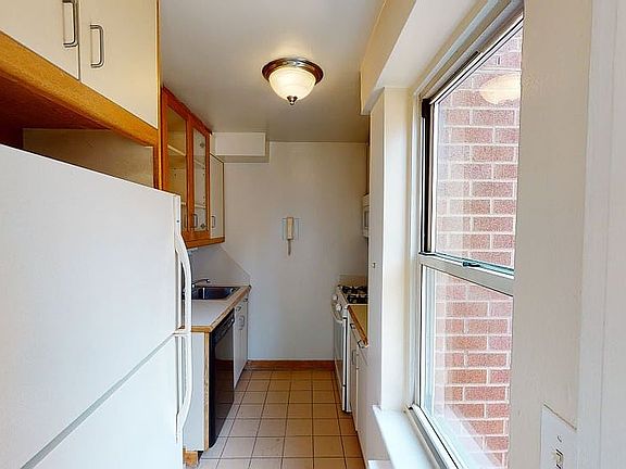 5th image of 250 E 73rd St APT 19G