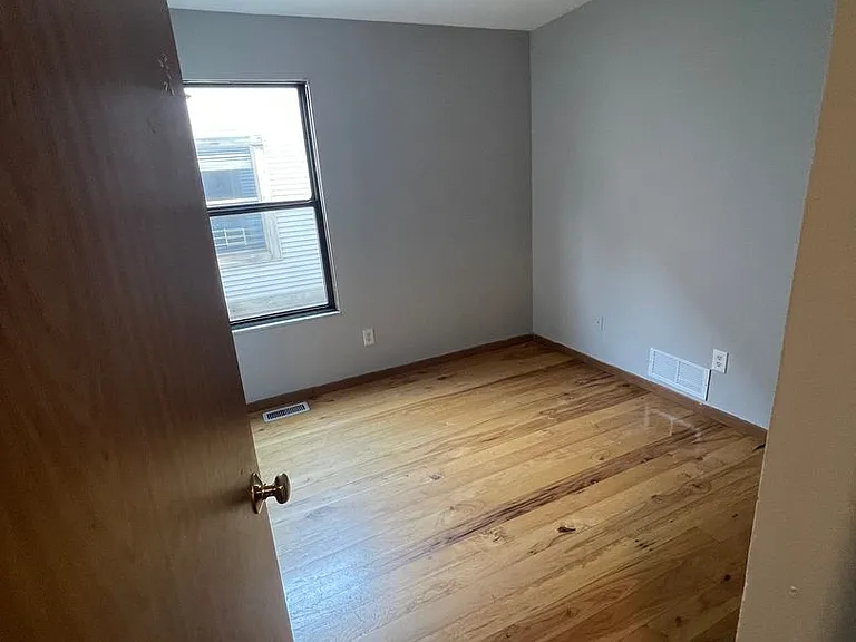 72 Chittenden Ave — Photo 34