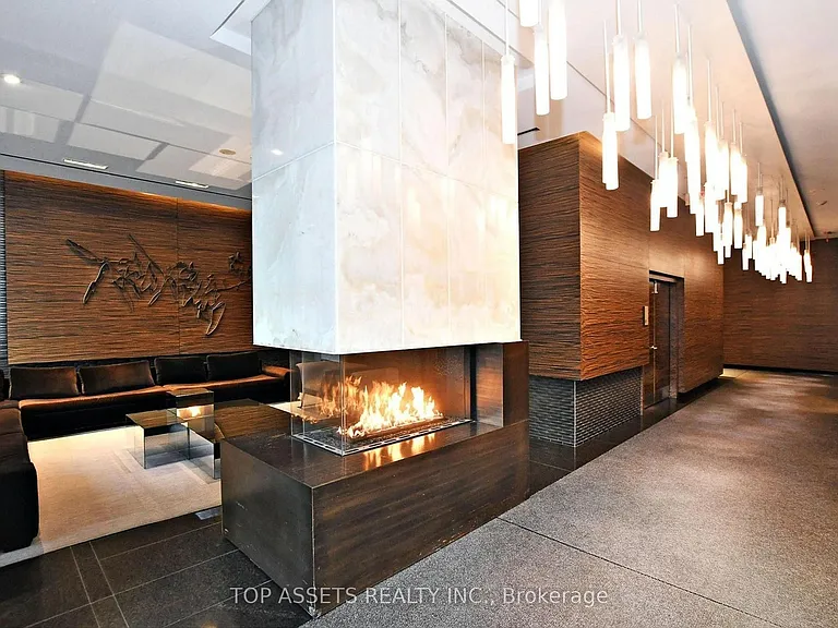 770 Bay St #2112 — Photo 27