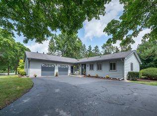 2340 S Green Links Dr, Milwaukee, WI 53227