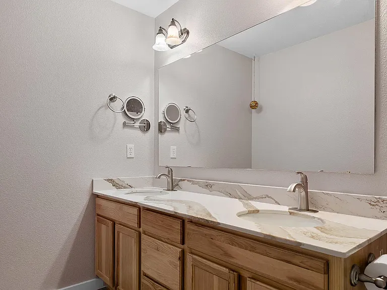 62041 NE Nates Pl — Photo 11