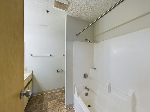 4th image of 551 N Dicks St APT 305