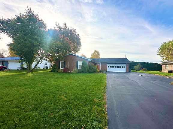 2nd image of 623 Old Orchard Ln