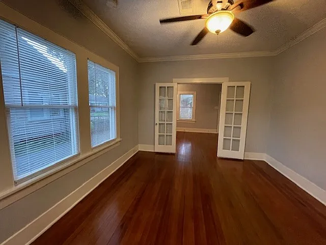 1012 Peddie St — Photo 11