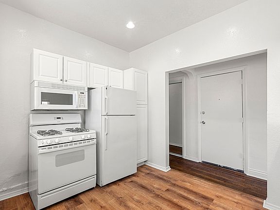 4th image of 1366 N Serrano Ave APT 8