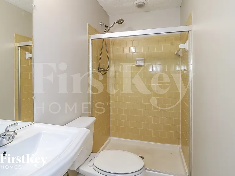 4788 N Cir — Photo 17
