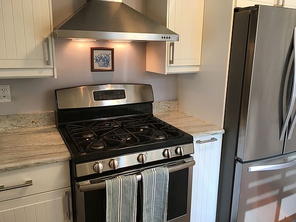 4th image of 5531 Barclay Ct