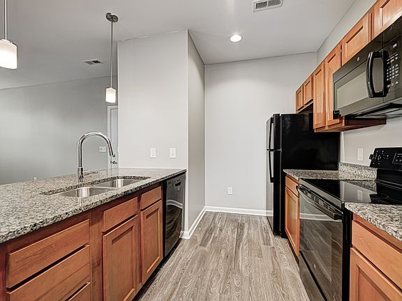 4th image of 9555 International Cir APT 112
