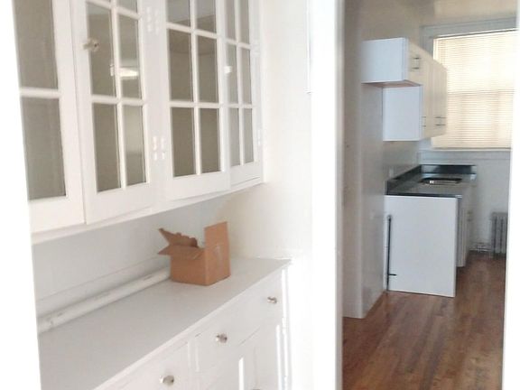 5th image of 907 Elmwood Ave APT B1