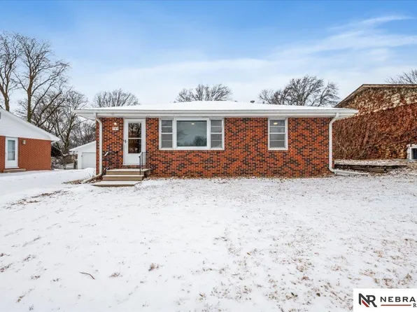 949 N 68th St, Lincoln, NE 68505