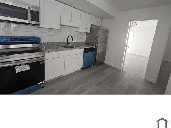 408 Chaplin St SE #3