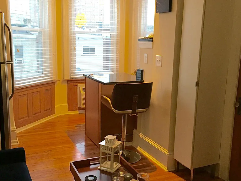 4729 Hazel Ave #2R — Photo 8