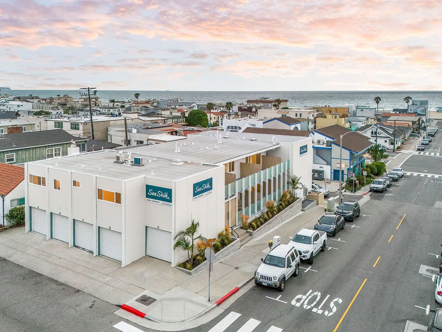 Sea Skiff Apartments — Photo 1