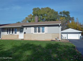 202 Granada Rd, Carpentersville, IL 60110