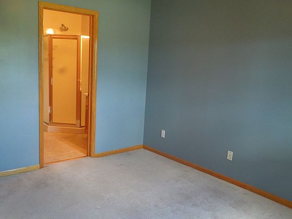 5th image of 950 67th St Unit 121