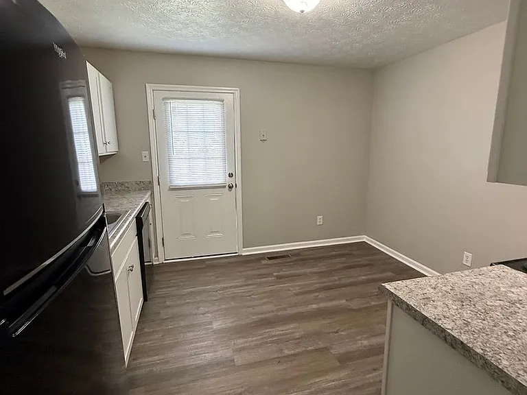 300 S David Ln — Photo 3