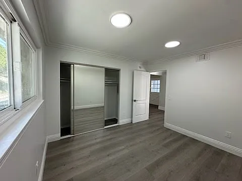 4929 Reseda Blvd — Photo 12