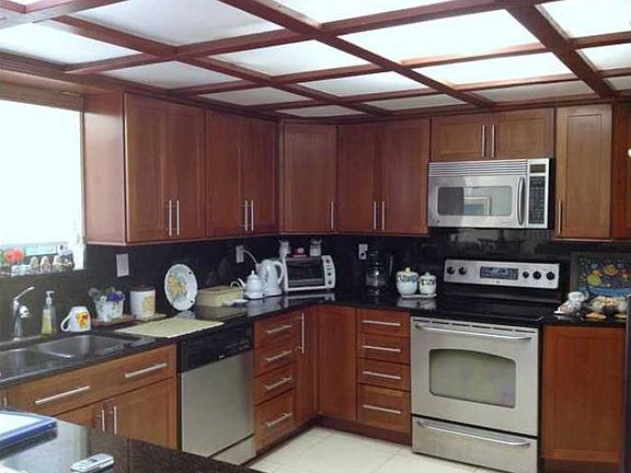 3rd image of 425 Gerona Ave