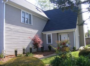 113 Forest Lake Dr, Simpsonville, SC 29681