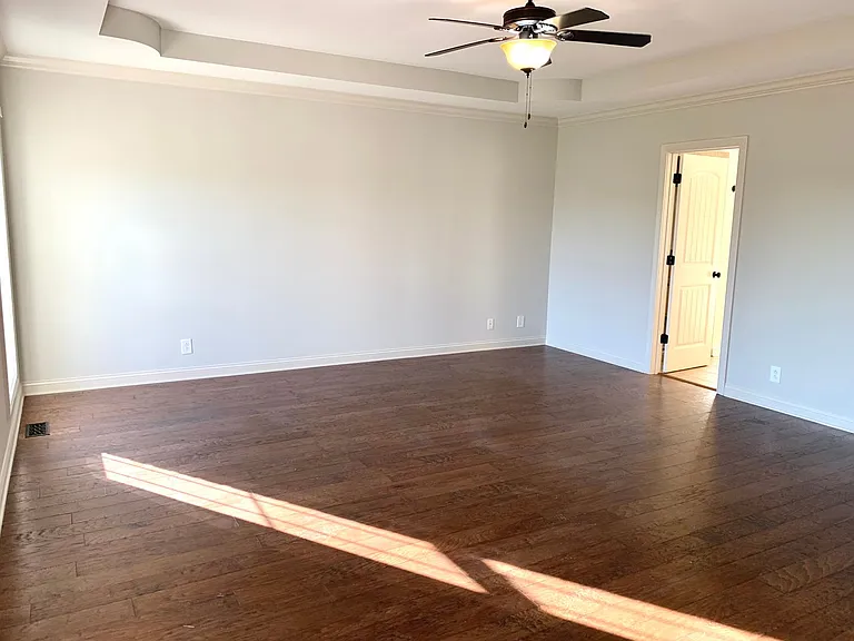 1533 Edgewater Ln — Photo 17