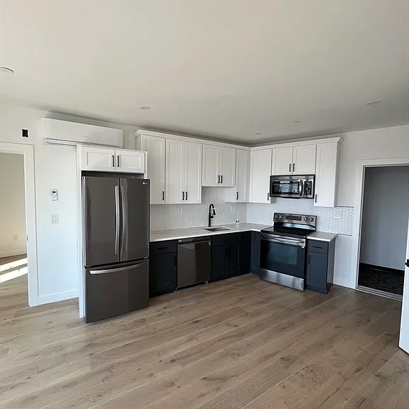 144 Old Colony Ave #404 — Photo 3