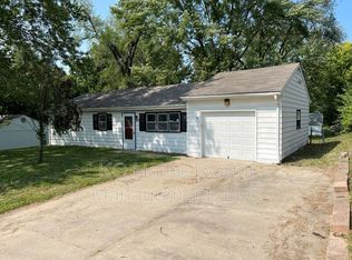 300 NW 63rd St, Kansas City, MO 64118
