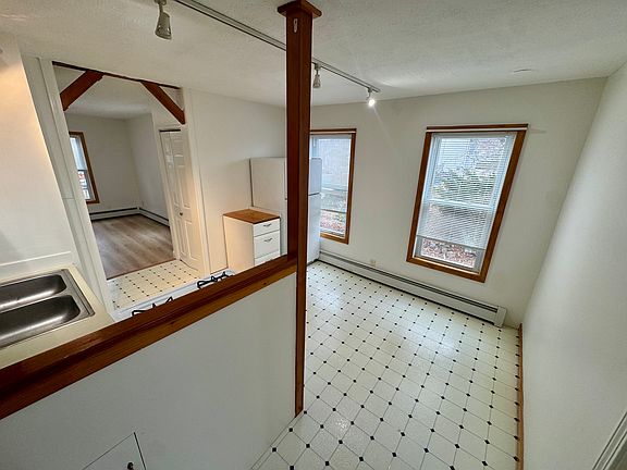 4th image of 17 Hudson St Floor 2