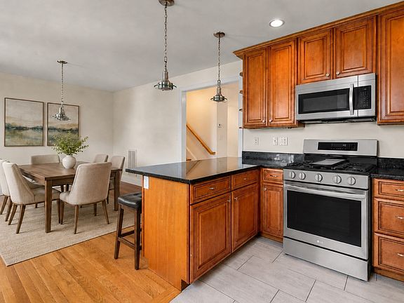 5th image of 62 Redfield St #62