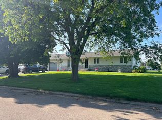 111 7th St, Laurel, NE 68745