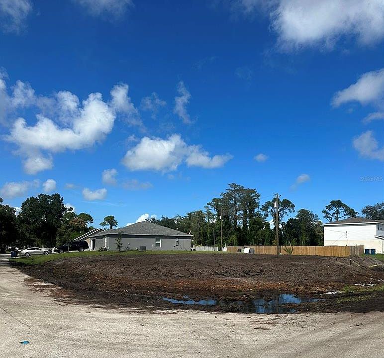 1st image of 1391 VANCOUVER AVENUE SE LOT 17