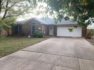 610 Fort Worth St, Mansfield, TX 76063