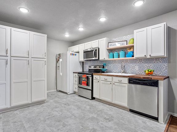 4th image of 520 E 17th Ave