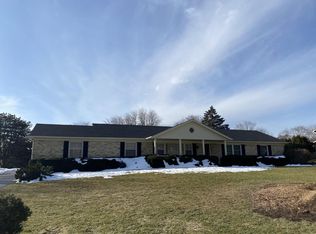 15265 Santa Maria Dr, Brookfield, WI 53005