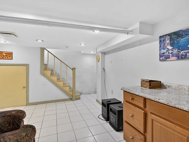 962 Pleasant St — Photo 26