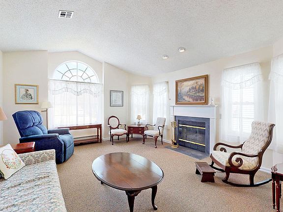 4th image of 23 Swindon Ct