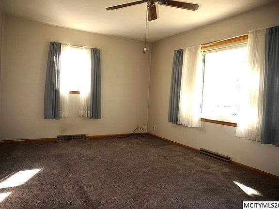 3rd image of 694 3rd Pl SE