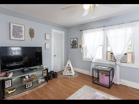 4th image of 73 Palm St Unit 2