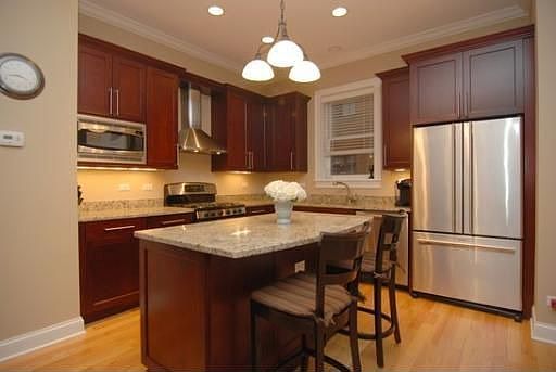 4th image of 3842 N Southport Ave APT G