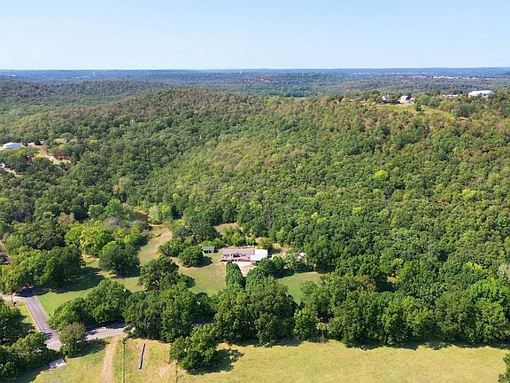 5th image of 14572 Lone Star Rd
