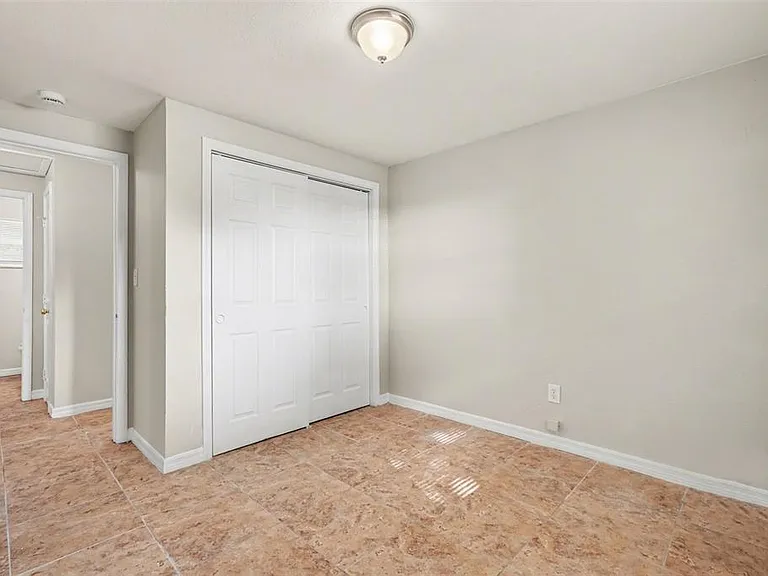 4923 S 82nd St — Photo 18