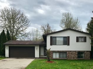 9419 Short Cut Rd, Fair Haven, MI 48023