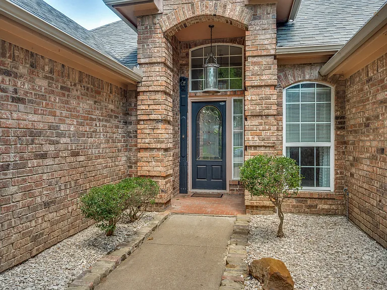 3317 Hazlewood Ct — Photo 3