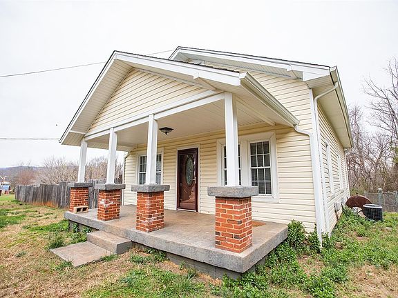 4th image of 250 Mountainview Dr