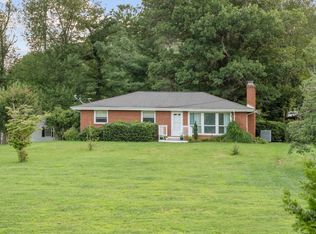 1361 Country Club Rd, Troutville, VA 24175