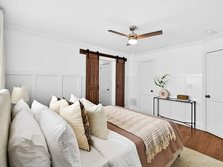 1214 N Sharon Amity Rd — Photo 14