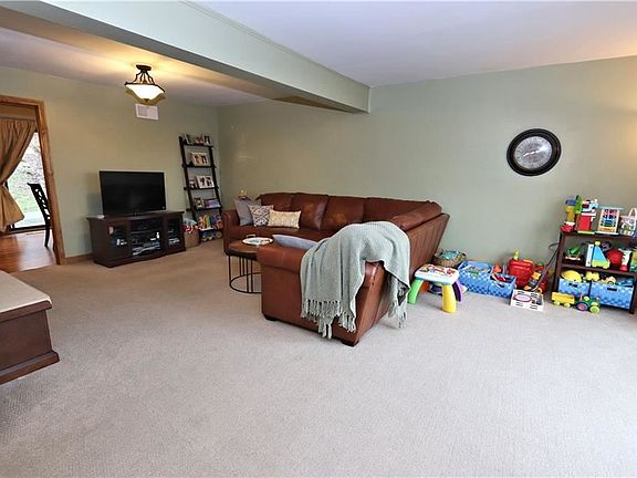 2nd image of 2689 Bingham Dr